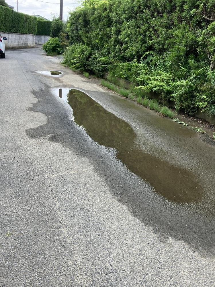 現場の写真1:道路の異常(道路の陥没 、側溝の破損など)