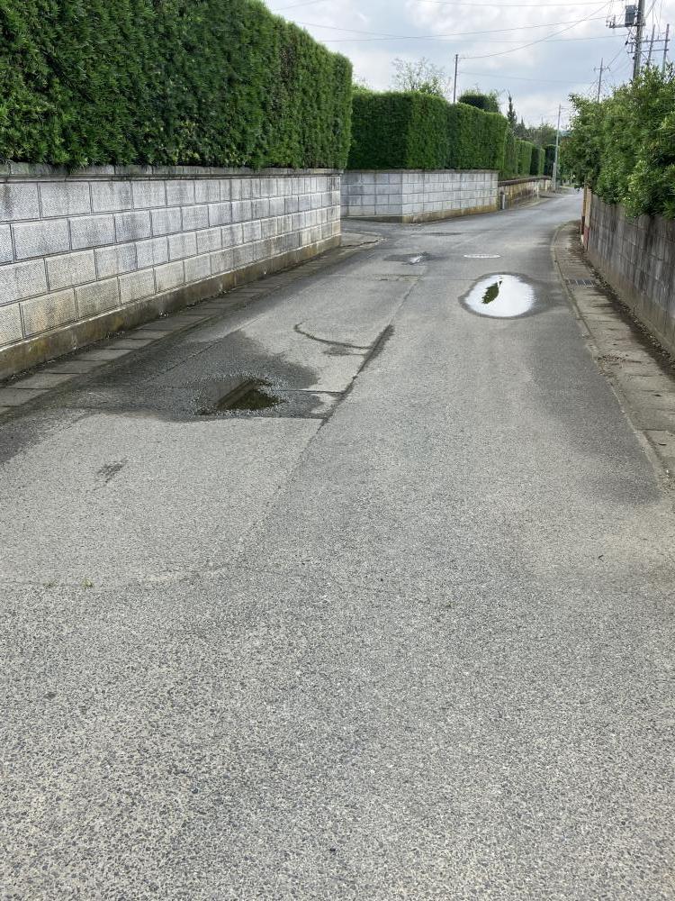 現場の写真2:道路の異常(道路の陥没 、側溝の破損など)