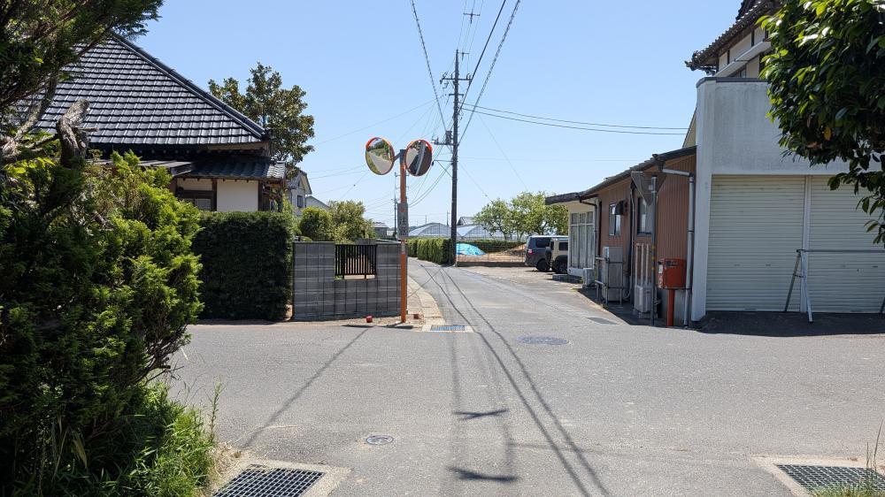 現場の写真3:カーブミラーの異常(角度調整、割れ、破損など)